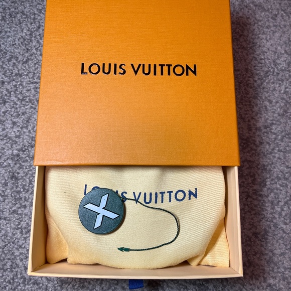Louis Vuitton Belt - Picture 4 of 4